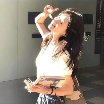 给小酒馆女子喝高杯酒 在线观看